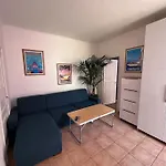 Maison Dans Les Rues Pietonnes Du Vieux Hyeres